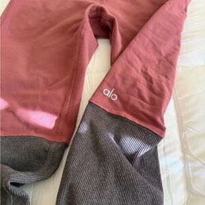 ALO Yoga rose and charcoal leggings